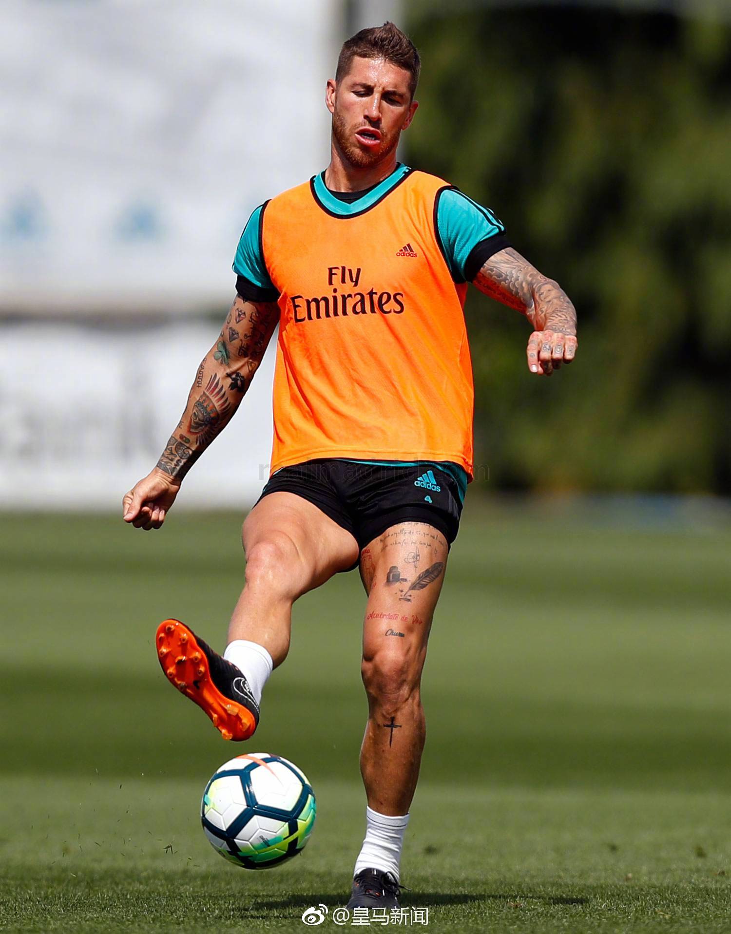 开云·体育官网-比利亚雷亚尔训练开放日，窗口期主帅复盘引欢呼，德甲在即，年轻球员得到机会的简单介绍