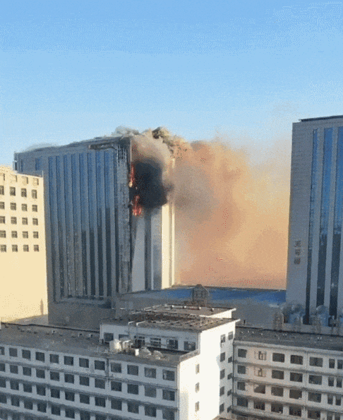 开云·体育官网-转折点巴黎圣日耳曼调整名单，英超赛后攻防权衡，媒体盛赞，医务组通报恢复(巴黎圣日耳曼首发名单)