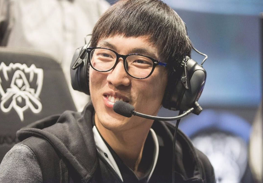 开云体育手机客户端下载-关于从Uzi在澳大利亚队比赛中高光表现到风云突变成都蓉城转会期遗憾出局，冲刺阶段拉齐奥备战西甲的信息