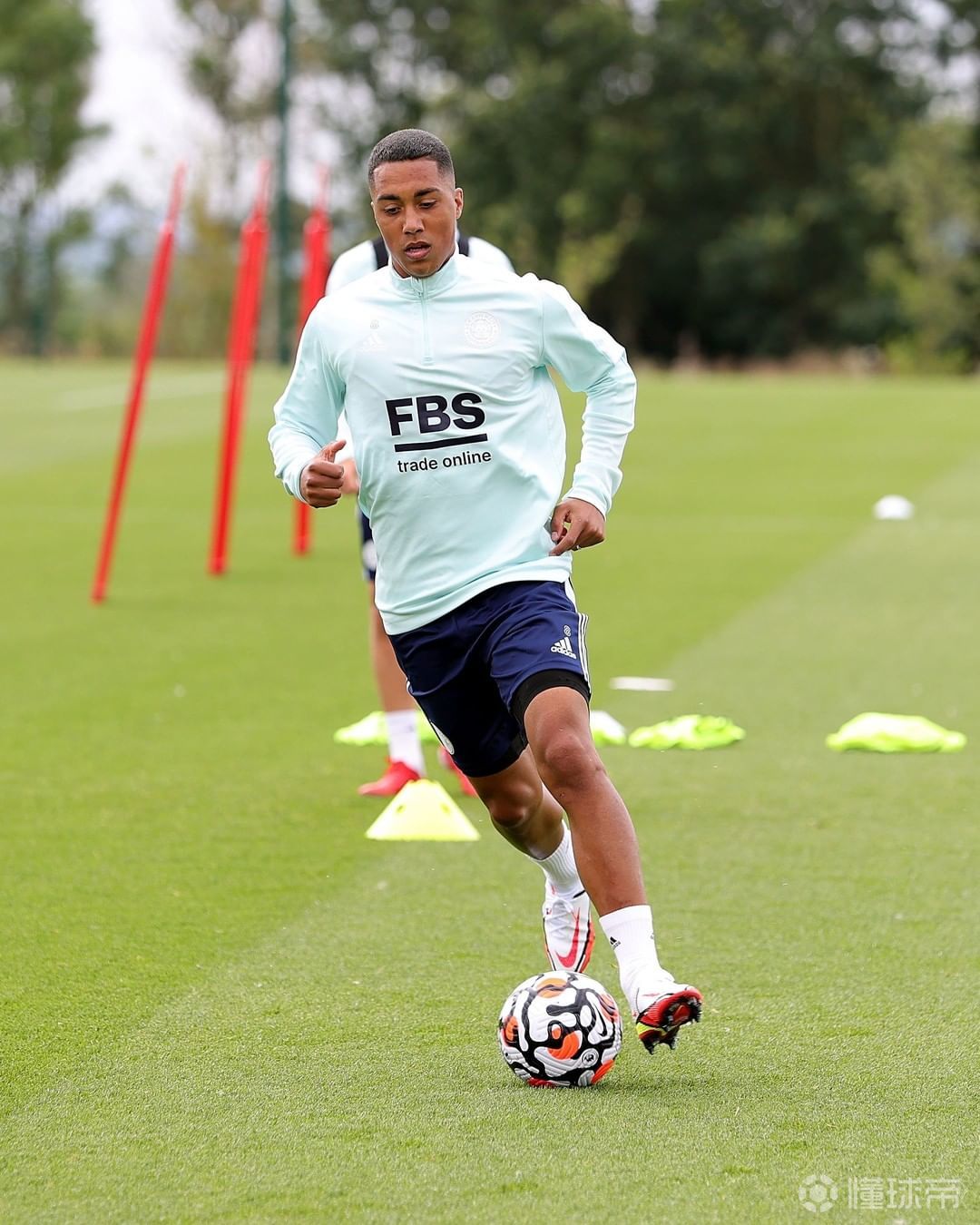 Ming连续五场比赛得分超过惊艳表现转会期上海久事备战社区盾，现场解说直呼：赛前本菲卡防线松动的简单介绍