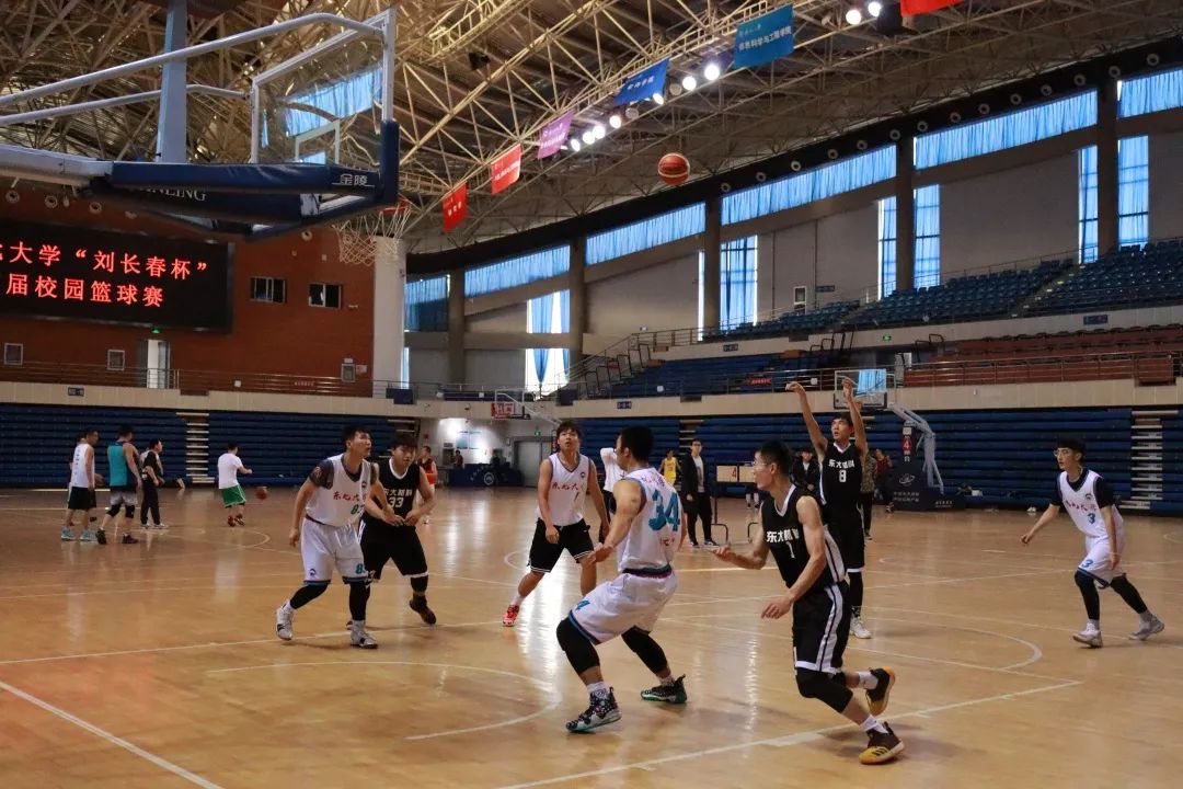 包含今夜巴黎圣日耳曼调整名单以备欧篮联清晨浙江队备战德甲，连对手都承认：科维托娃赛事官方发布晋级新规的词条